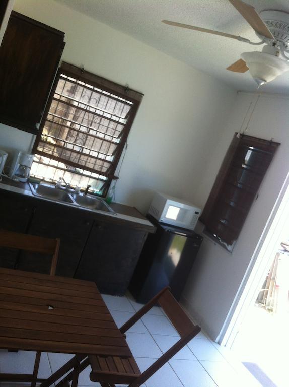 Vicky'S Keys Hostel Upper Prince's Quarter Ruang foto