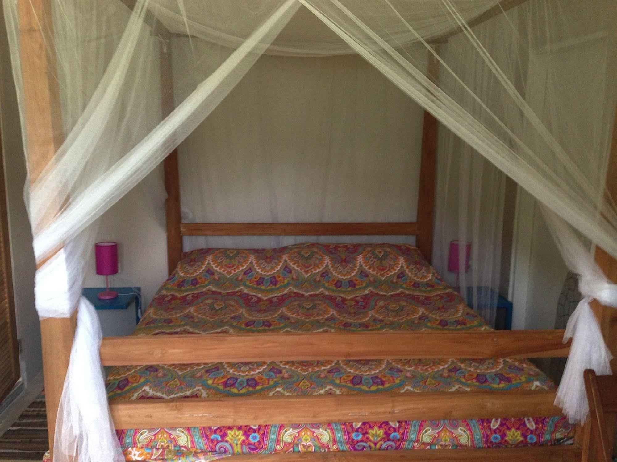 Vicky'S Keys Hostel Upper Prince's Quarter Bagian luar foto