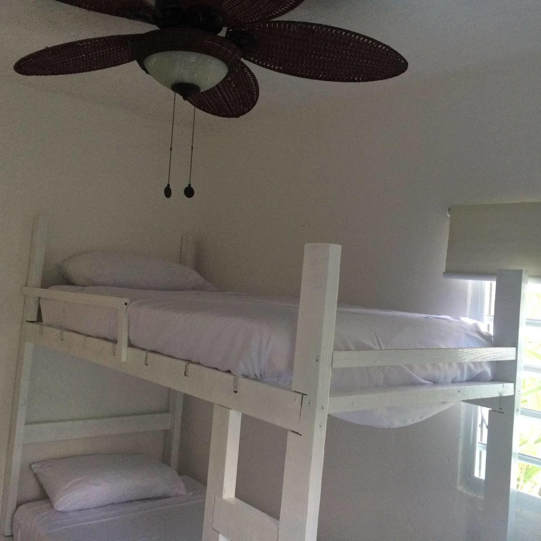 Vicky'S Keys Hostel Upper Prince's Quarter Bagian luar foto