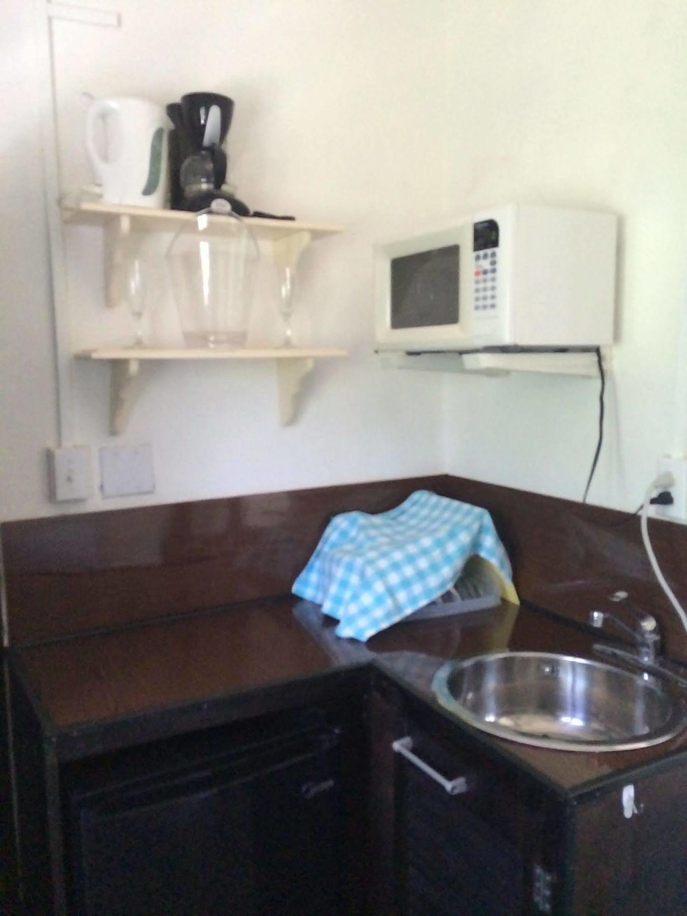 Vicky'S Keys Hostel Upper Prince's Quarter Bagian luar foto