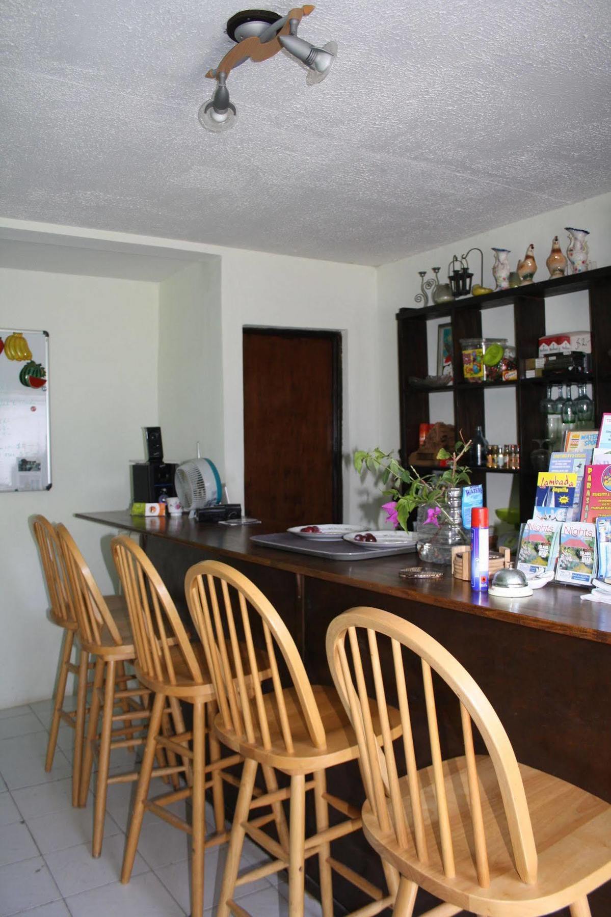 Vicky'S Keys Hostel Upper Prince's Quarter Bagian luar foto